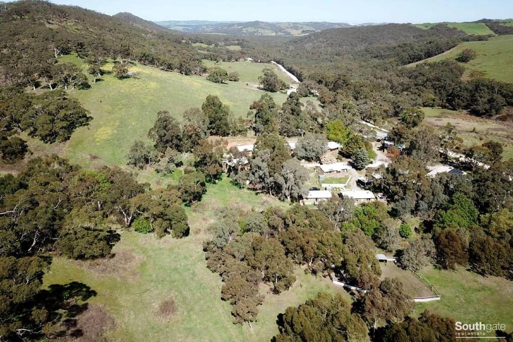 There are a lot of accommodation options plus farmlets on the Kuitpo property. Pictures and video from Southgate Real Estate.