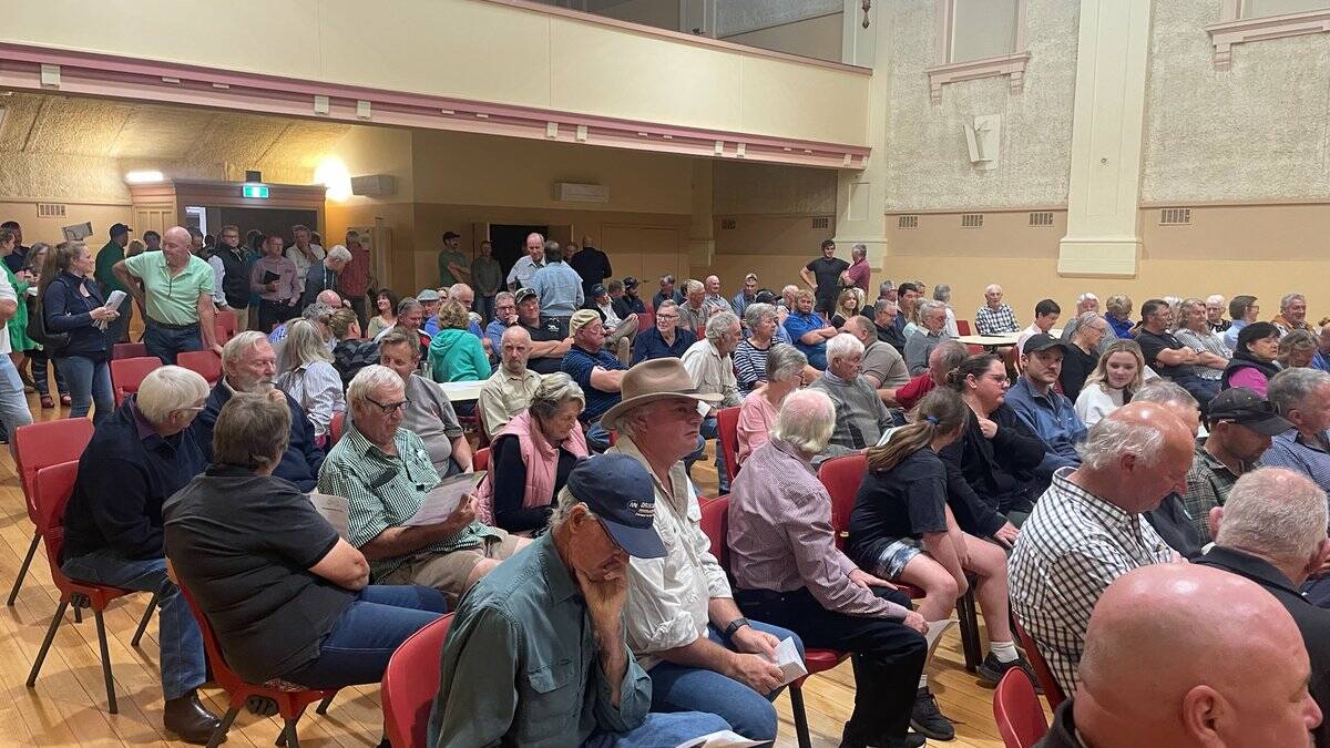 More than 160 people attended a St Arnaud Victorian Farmers Federation information meeting on proposed electricity transmission lines. Picture supplied.