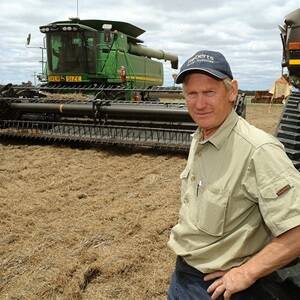 Harvest resumes in the Wimmera