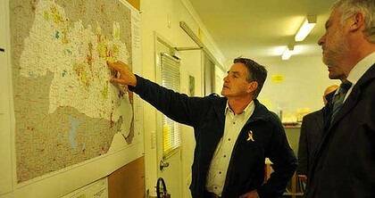 DSE Chief fire officer Ewan Waller visits the DSE Incident control centre in Sebastopol. Photo: Wayne Taylor